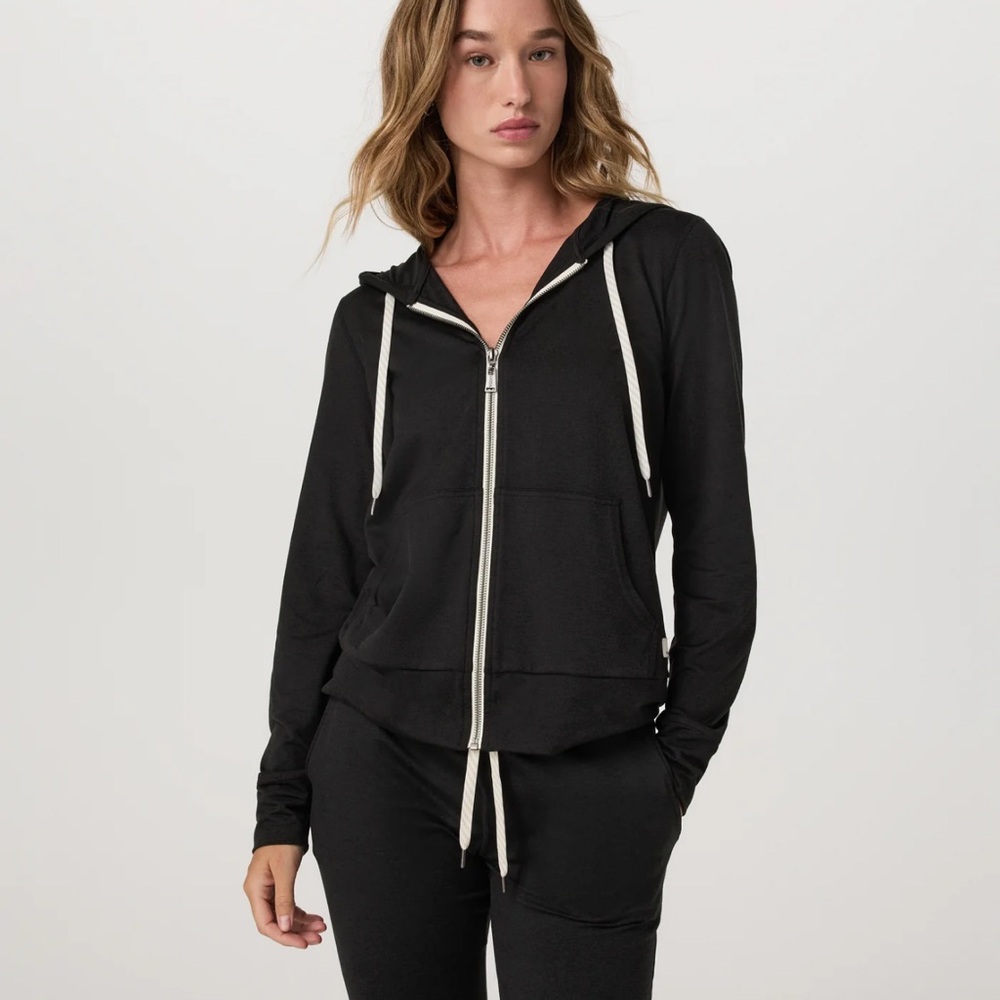 Vuori Women's Black Halo Performance Hoodie